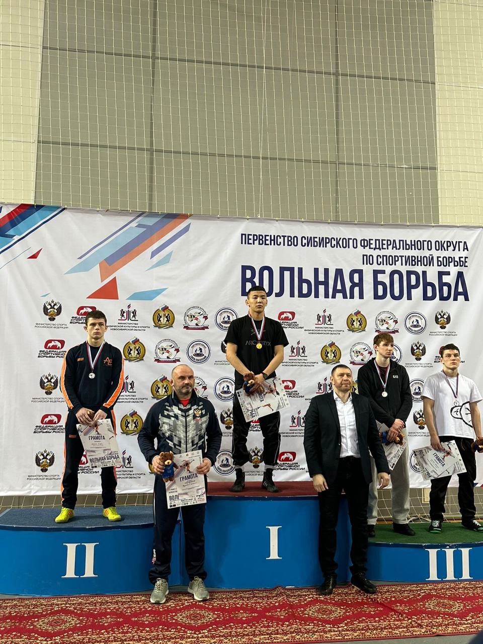 Закончилось Первенство СФО по вольной борьбе В Новосибирске