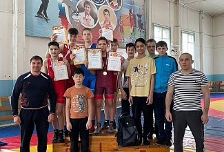 Наши спортсмены привезли 5 медалей с краевого турнира по греко-римской борьбе памяти А.А. Матвеева