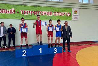 В Кедровом прошло XII открытое Первенство по вольной борьбе среди юношей и девушек