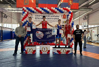 Прошло первенство Ленинского района Красноярска по спортивной борьбе среди юношей до 18 лет, посвященное Дню космонавтики