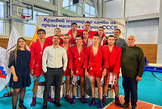 Полный комплект медалей заработали самбисты на краевом турнире в Сосновоборске