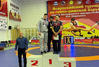 В Барнауле прошел Всероссийский турнир по греко-римской борьбе памяти ЗТР А.А. Кишицкого