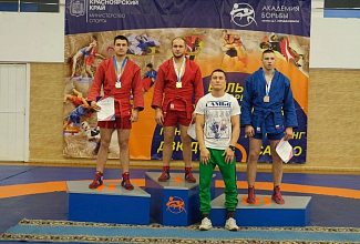 Завершился Чемпионат Красноярского края по самбо и боевому самбо